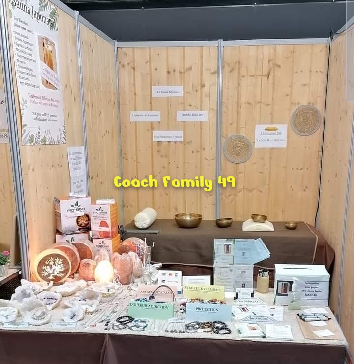 Coach Family 49 Stand