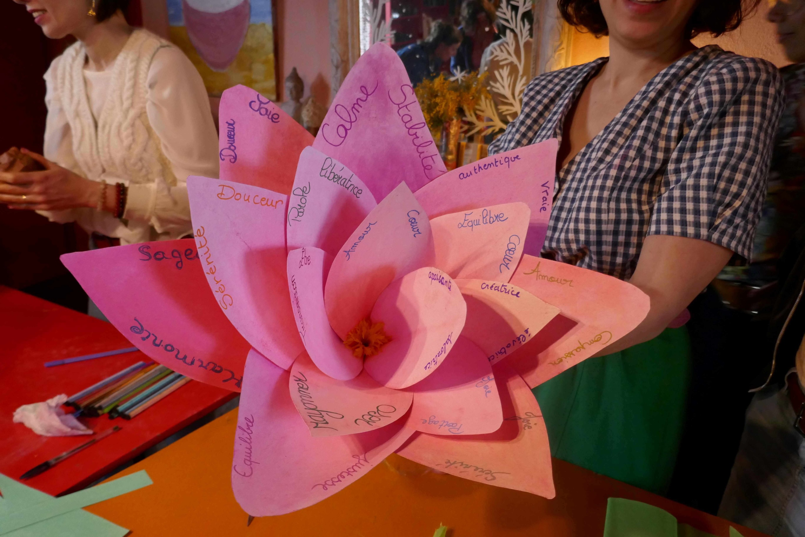 École de la Plénitude - fleur papier